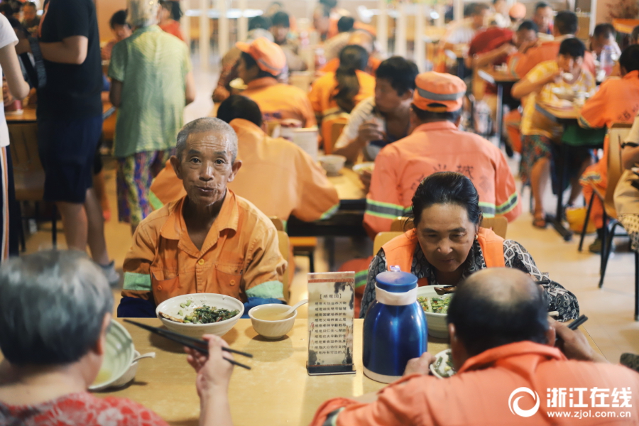 安全找到18游戏入口，避开常见问题和风险的指南 示例图 - 说明文字