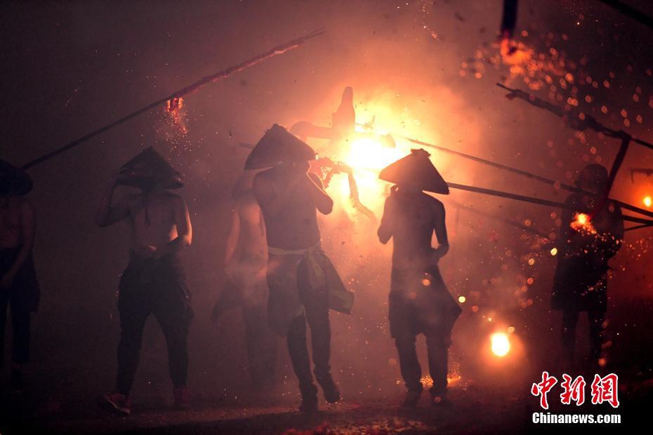 在我眉心中藏着一个独特的世界 示例图 - 说明文字