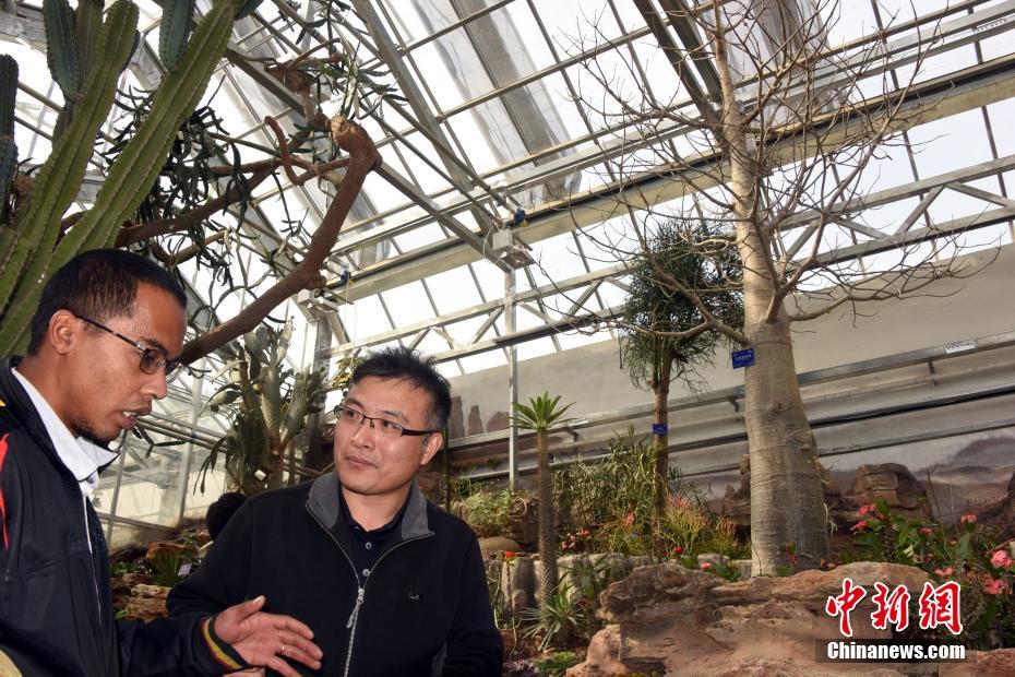 女警花闺房处女学习新技能准备晋升 示例图 - 说明文字